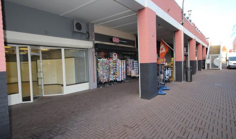 Te Huur: Foto Winkelruimte aan de Neringpassage 74 in Lelystad