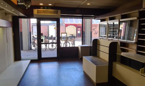 Te Huur: Foto Winkelruimte aan de Neringpassage 72 in Lelystad