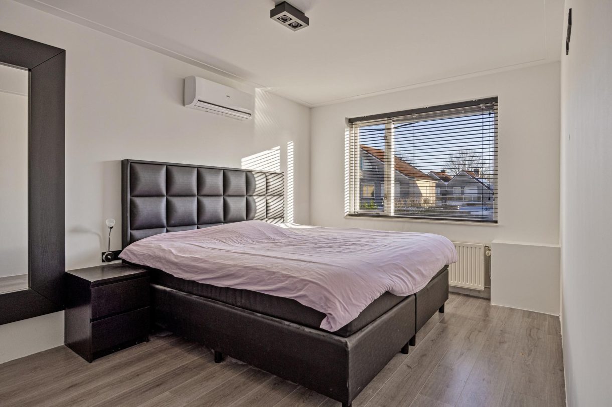 Te koop: Foto Woonhuis aan de Sneekermeerstraat 15 in Lelystad