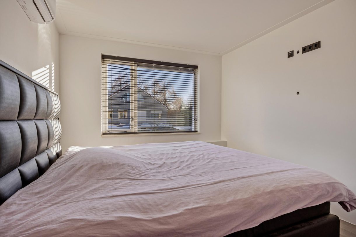 Te koop: Foto Woonhuis aan de Sneekermeerstraat 15 in Lelystad