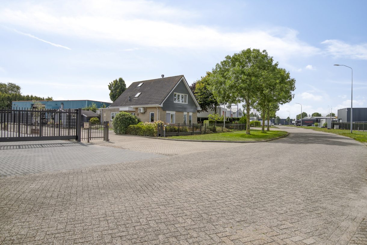 Te koop: Foto Woonhuis aan de Kolkweg 49-47 in Lelystad