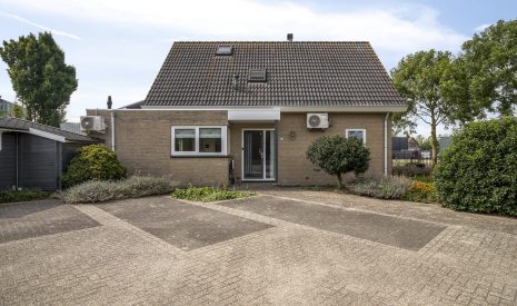 Te koop: Foto Woonhuis aan de Kolkweg 49-47 in Lelystad